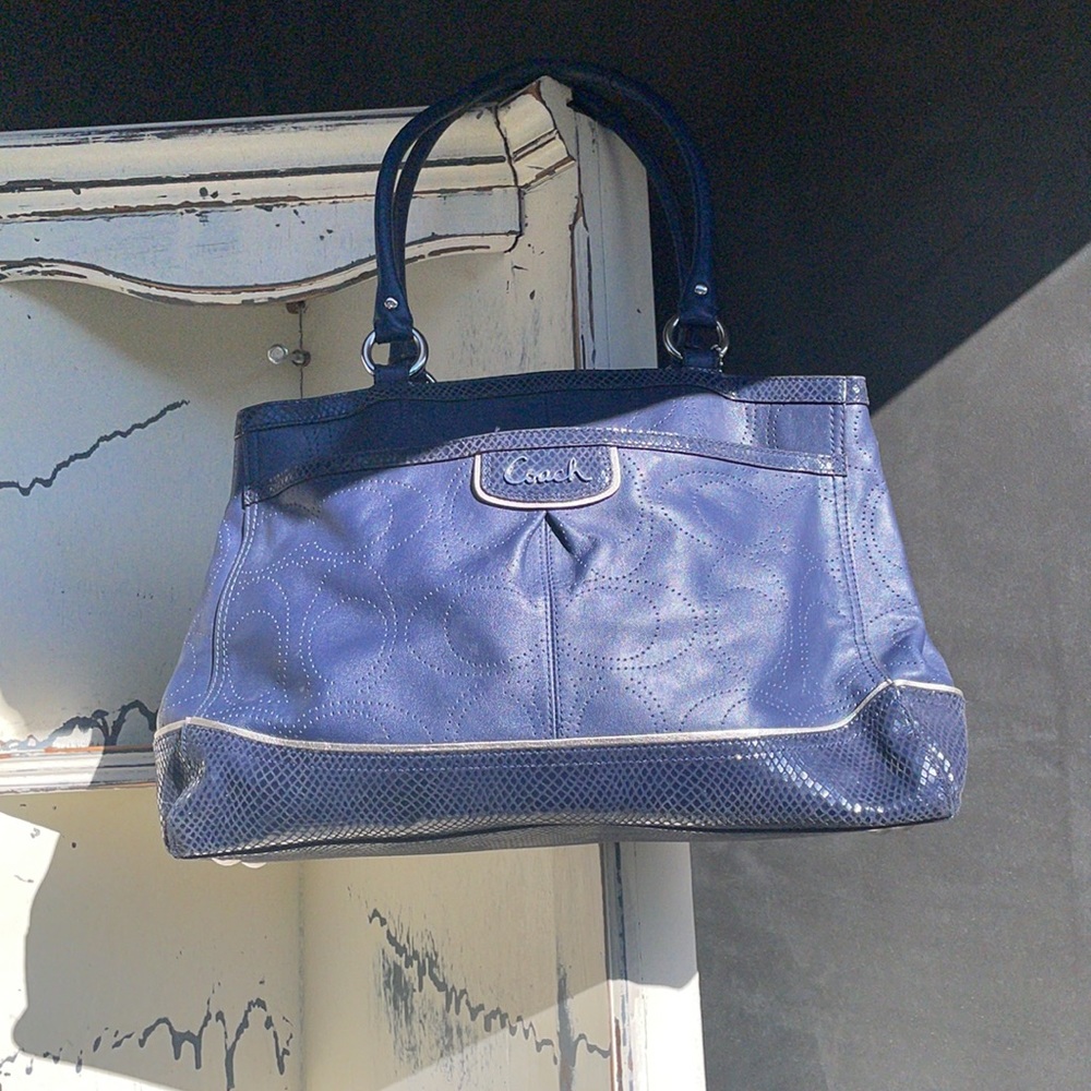 Navy blue Leather impost C